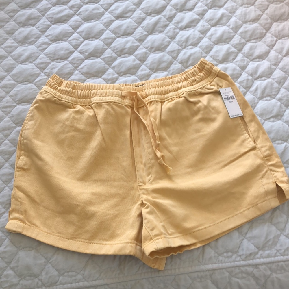 GAP shorts - NEW!!